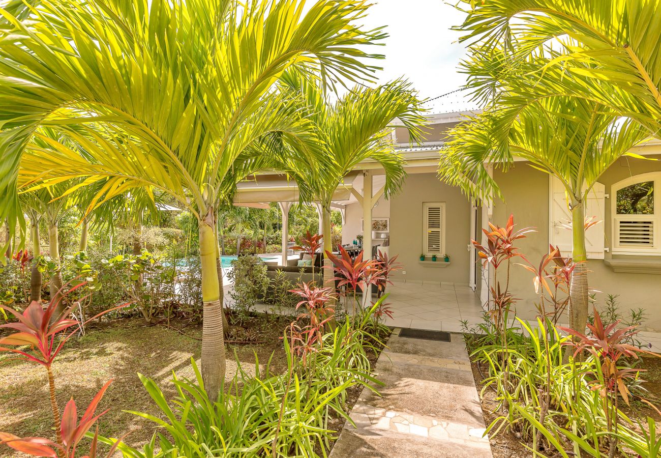 areca palm - magnificent villa, spacious with private pool and